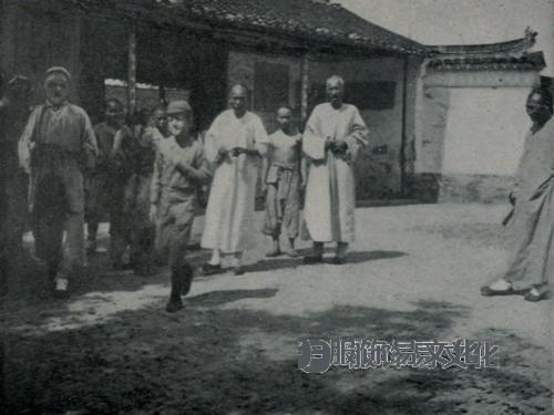 中国的乡村生活-服饰易文化翻译
