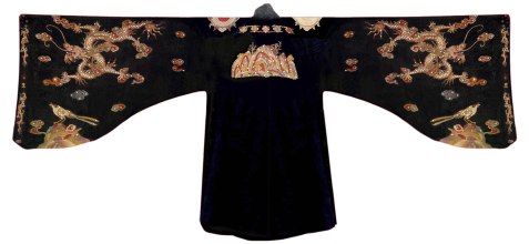 越南阮朝国王的肖像和服装：真与假