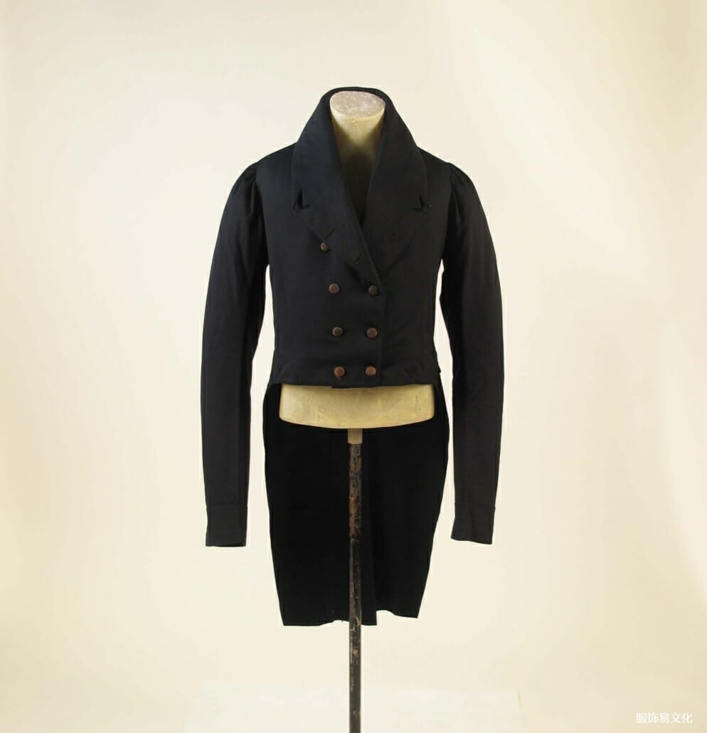 深色羊毛燕尾服的一个例子，前面有明显的缺角，c。 1815.