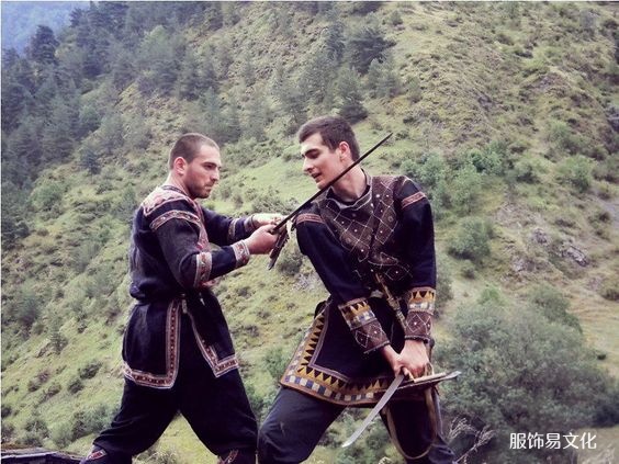 格鲁吉亚赫夫苏尔人的服装