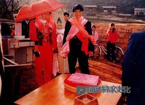 中国19世纪和20世纪婚礼服装变化