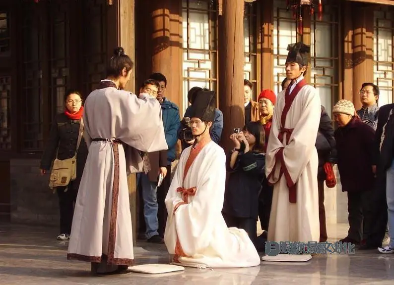 秦汉时期汉服的社会与文化背景