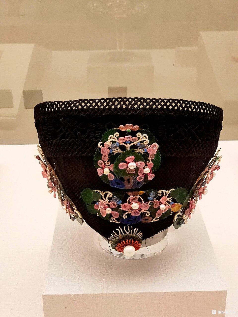 钿子头详解：满钿半钿凤钿区别、材质纹样与清代发展史