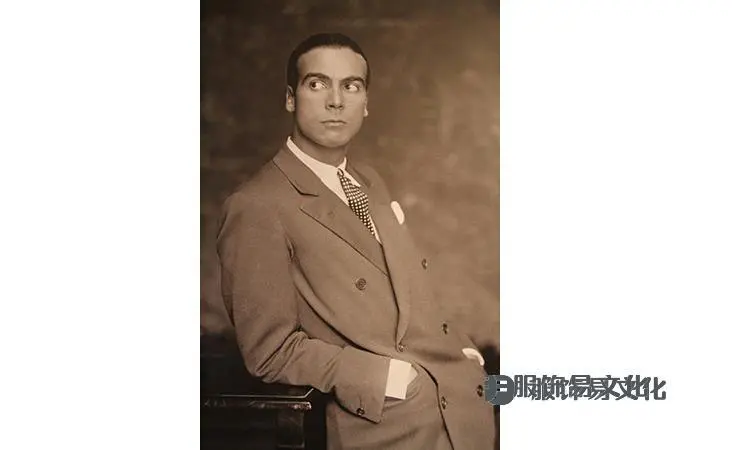 克里斯托瓦尔·巴黎世家传记