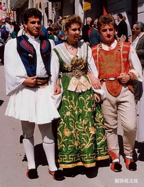 阿尔巴尼亚服饰