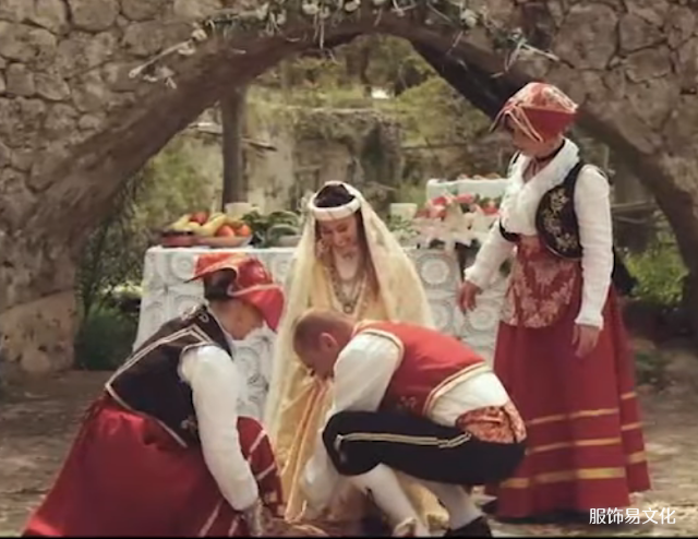 阿尔巴尼亚服饰