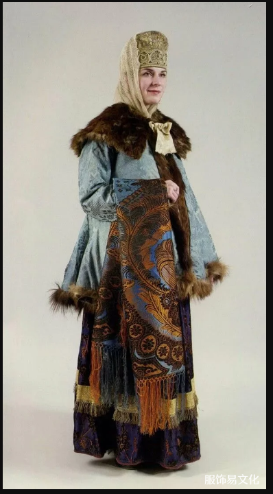 俄罗斯民间外衣和保服装