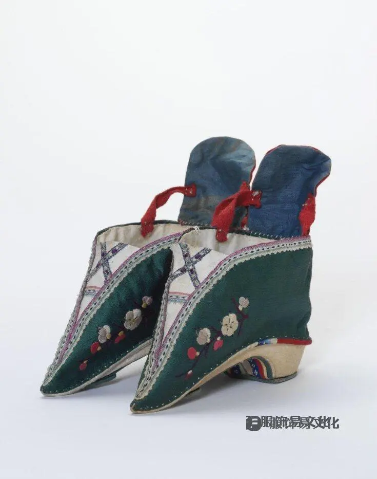 中国缠足陋习及鞋子类型