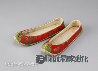 韩国朝鲜时期的服饰特点