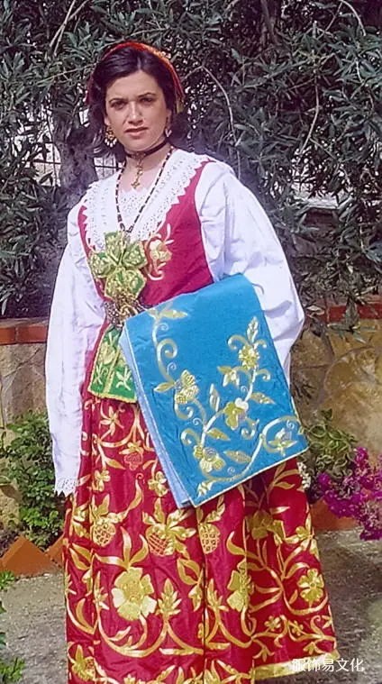 阿尔巴尼亚服饰