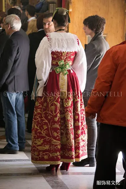 阿尔巴尼亚服饰