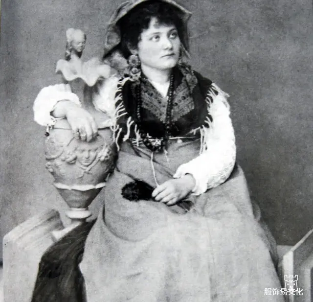 阿尔巴尼亚服饰