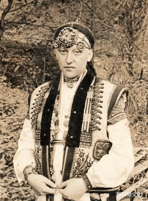 乌克兰外喀尔巴阡地区 Rakhiw 地区的 Hutsul 服装