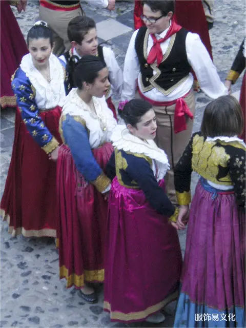 阿尔巴尼亚服饰