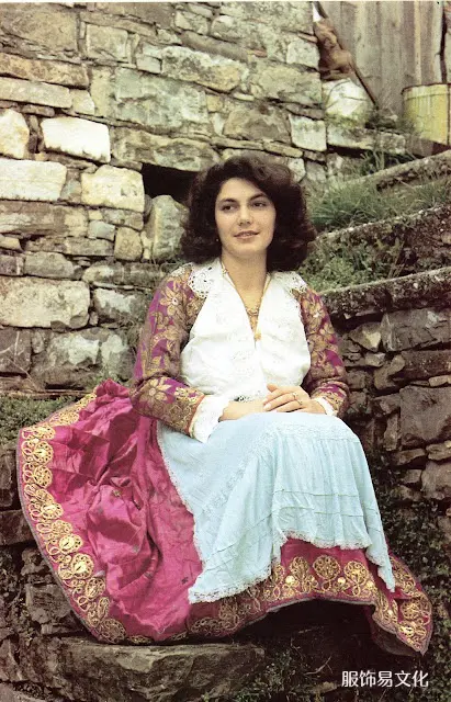 阿尔巴尼亚服饰