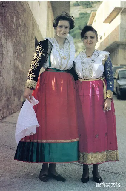 阿尔巴尼亚服饰