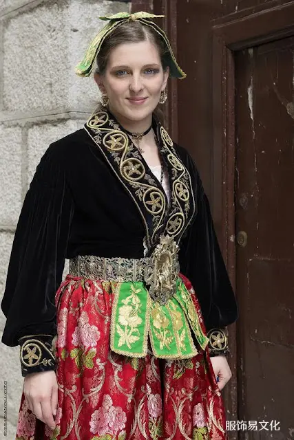 阿尔巴尼亚服饰