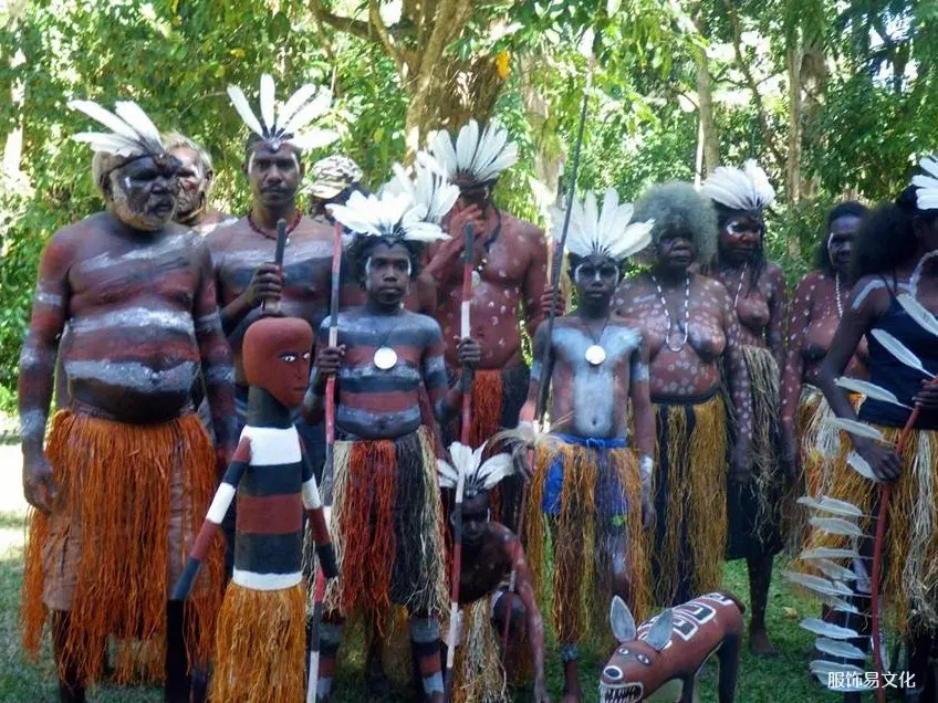 第一章 编织时代之前的服装：史前和原始服装