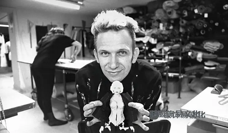 让·保罗·高缇耶简介