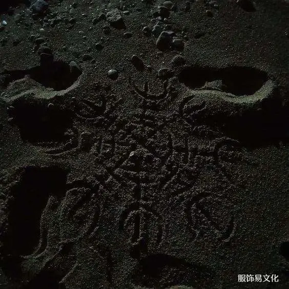 维京象征敬畏头盔 aegishjalmur