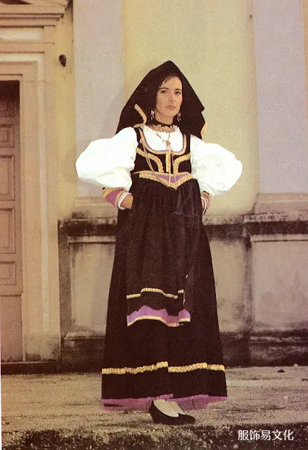 阿尔巴尼亚服饰