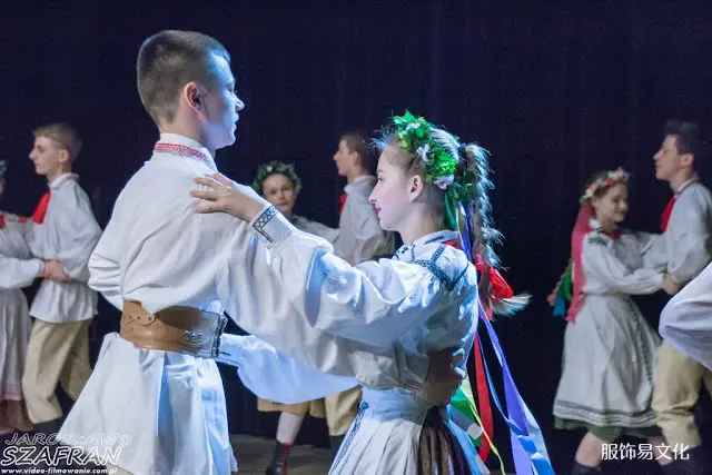 波兰民族服饰特点