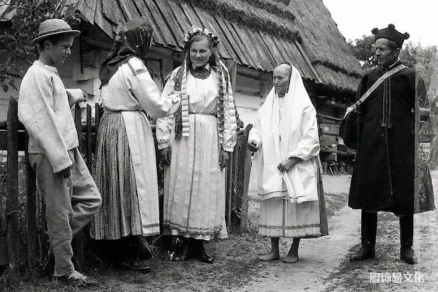 波兰民族服饰特点