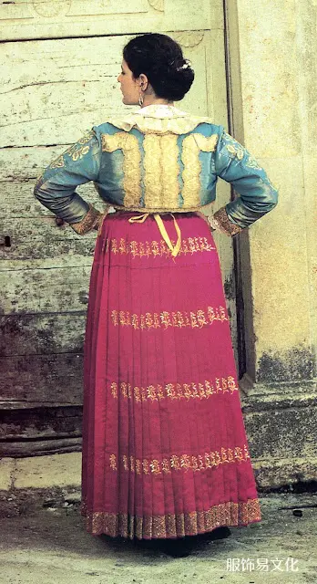 阿尔巴尼亚服饰