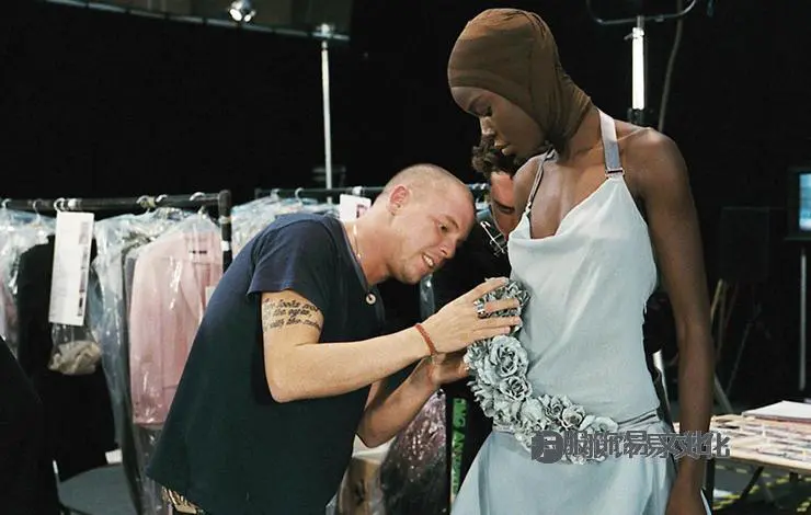 亚历山大·麦昆传记