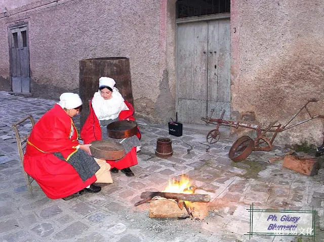阿尔巴尼亚服饰