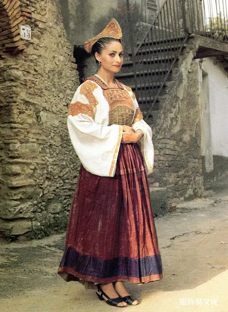 阿尔巴尼亚服饰