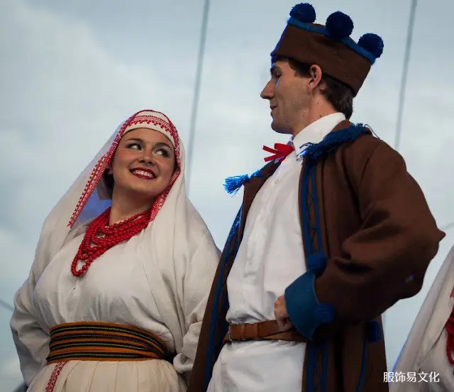 波兰民族服饰特点