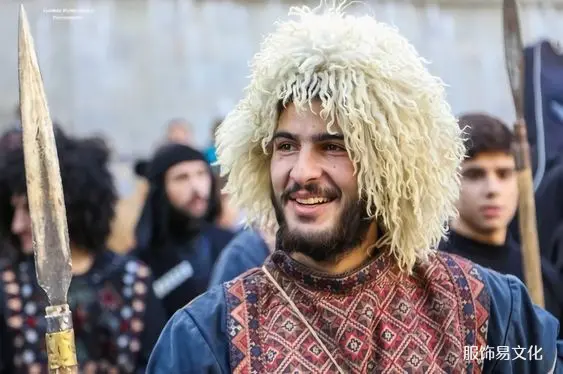 格鲁吉亚赫夫尔人的服装