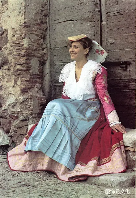 阿尔巴尼亚服饰