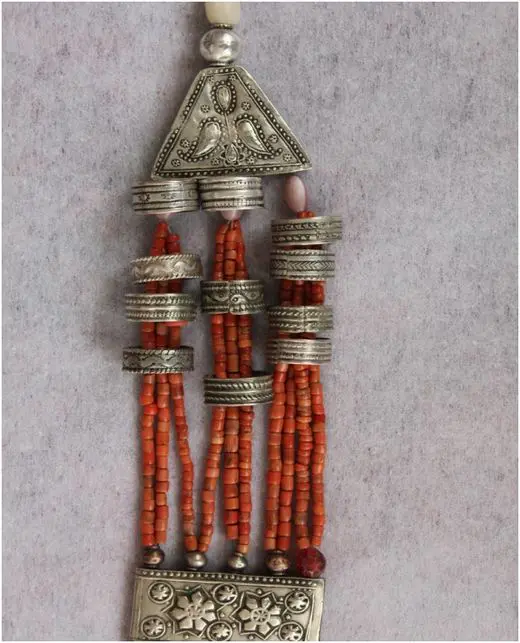 吉尔吉斯斯坦头饰穆尔加布的历史