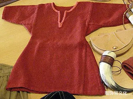 维京长袍上有血迹