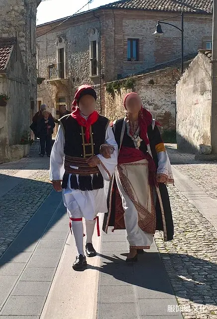 阿尔巴尼亚服饰