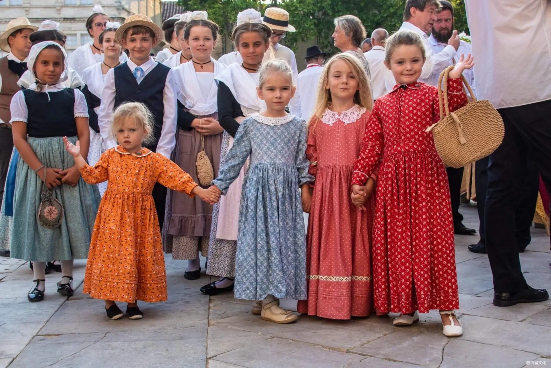 普罗旺斯的传统服饰和节日