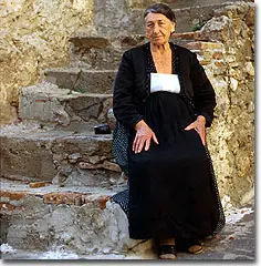 阿尔巴尼亚服饰