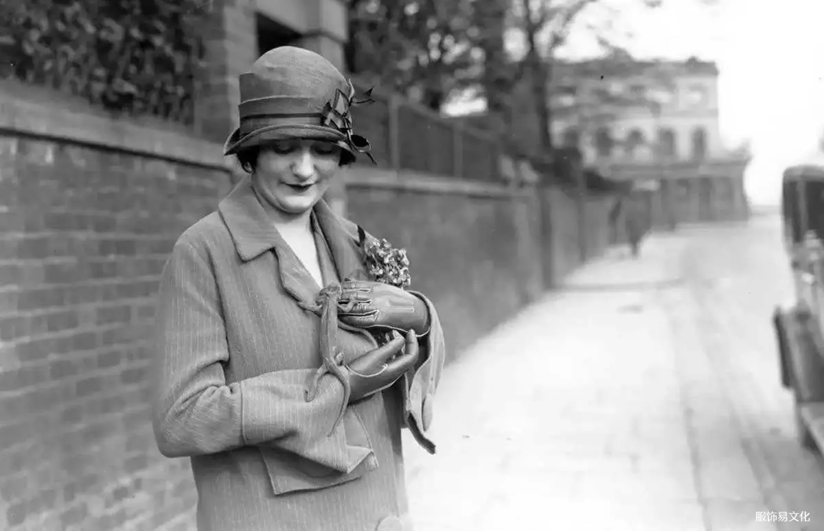 时尚上 8 个奇葩的趋势