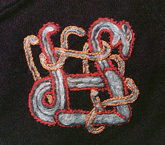 维京兜帽上有刺绣