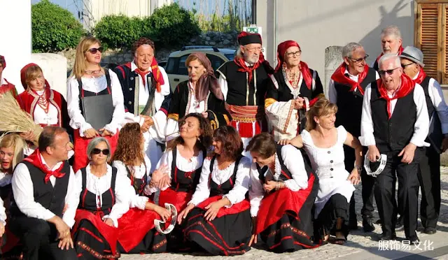 阿尔巴尼亚服饰