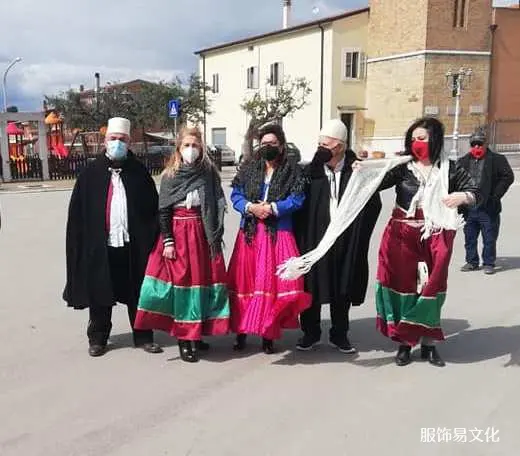 阿尔巴尼亚服饰