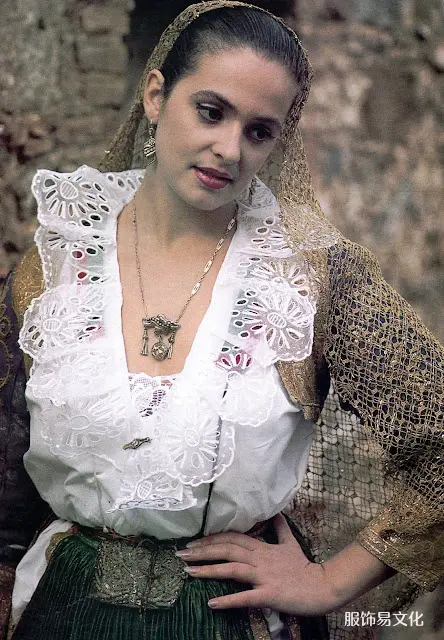 阿尔巴尼亚服饰