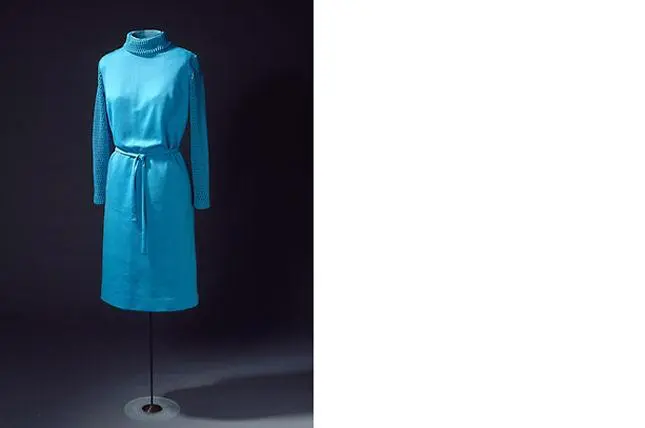 绿松石色网袖尼龙连衣裙