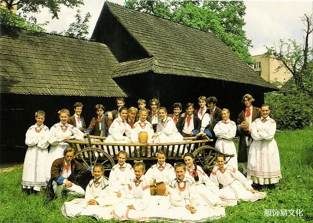 波兰民族服饰特点
