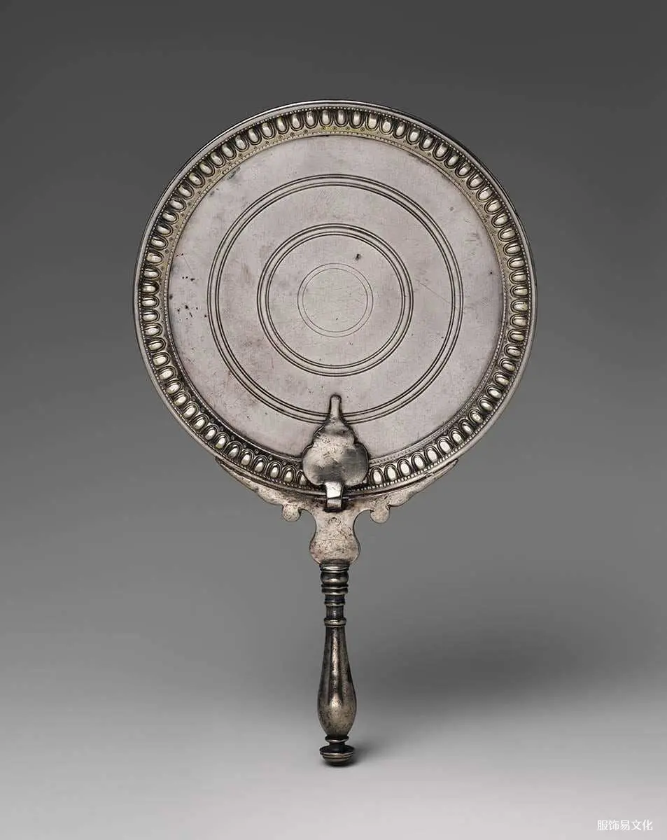 古罗马刻有名字的银镜