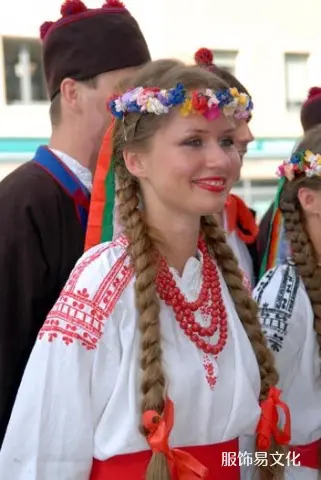 波兰民族服饰特点