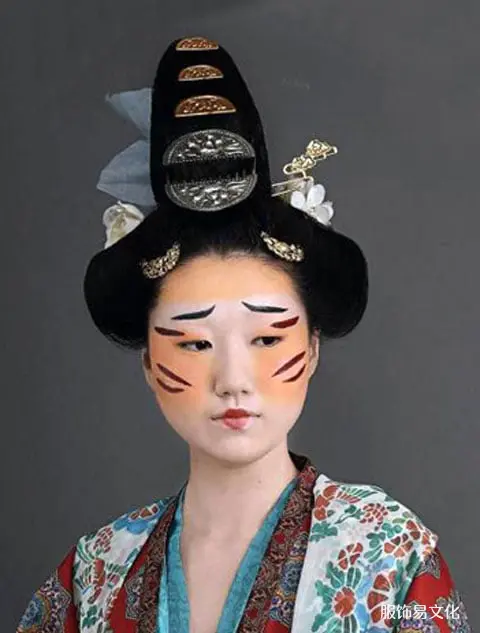 中唐妆容特色——另类美学