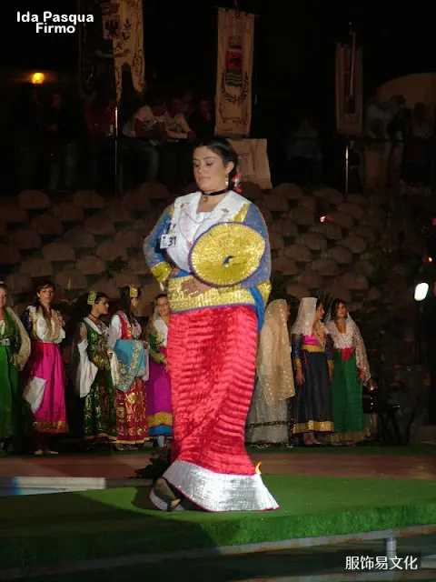 阿尔巴尼亚服饰